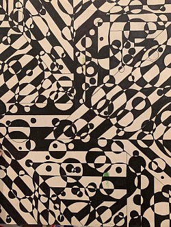 Optical illusion drawing by hand